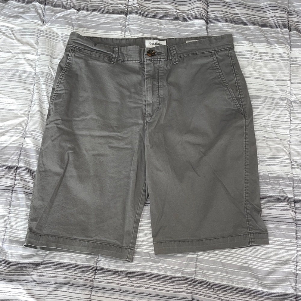 Men's Gray Shorts